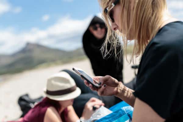 Photographer Mallorca - Designer Julia Starp is checking messages